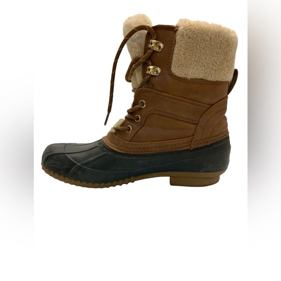 Tommy Hilfiger Rain Duck boot size Medium. Boot good for rain or snow - Picture 10 of 12